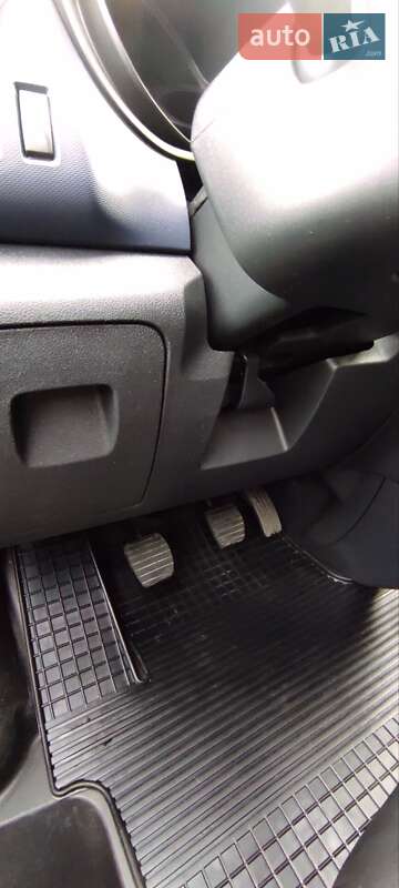 Грузовой фургон Opel Vivaro 2016 в Киеве фото 8 Грузовой фургон Opel Vivaro 2016 в Киеве