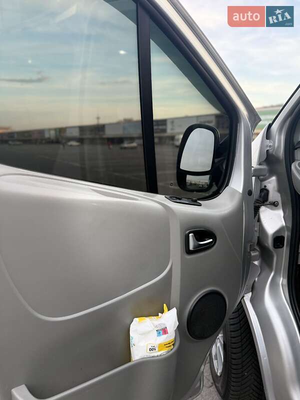 Минивэн Opel Vivaro 2010 в Черновцах