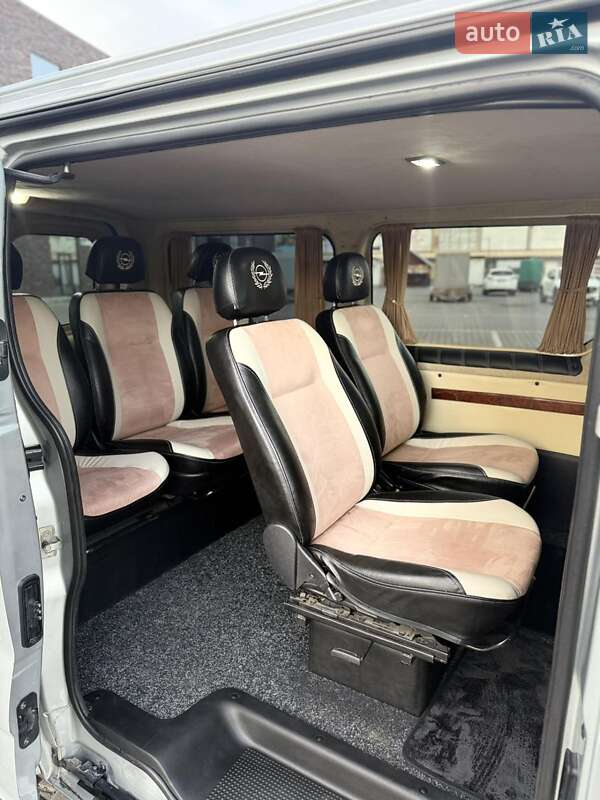 Минивэн Opel Vivaro 2010 в Черновцах