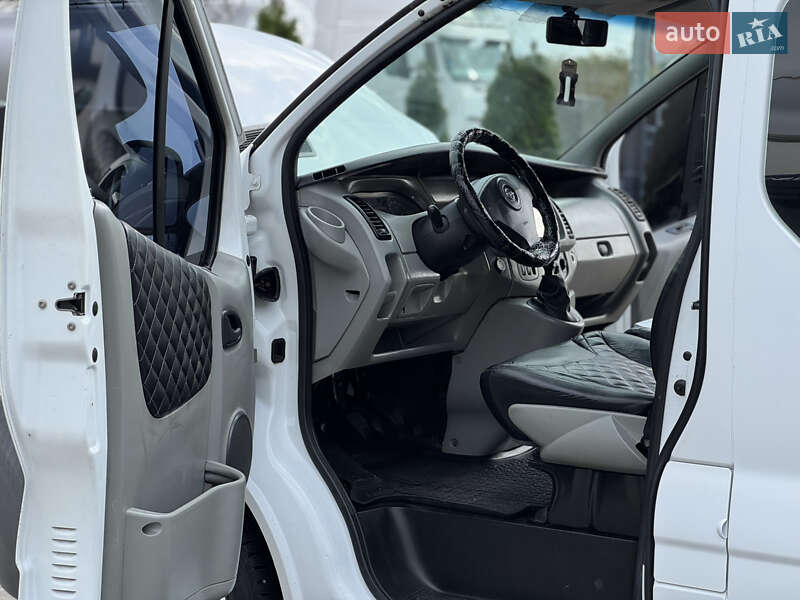 Минивэн Opel Vivaro 2003 в Одессе