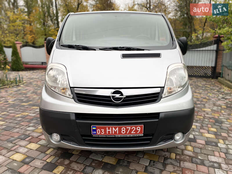Минивэн Opel Vivaro 2013 в Казатине