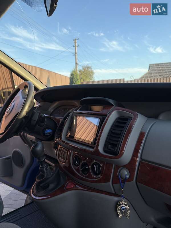 Минивэн Opel Vivaro 2003 в Бершади