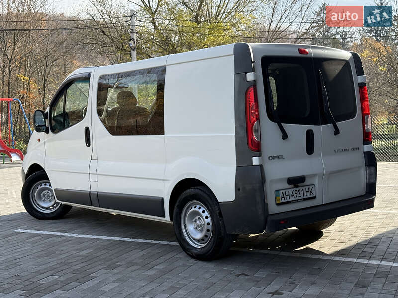 Минивэн Opel Vivaro 2007 в Кременце