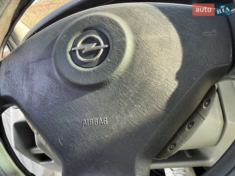 Минивэн Opel Vivaro 2007 в Кременце