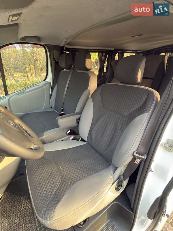 Минивэн Opel Vivaro 2009 в Миргороде