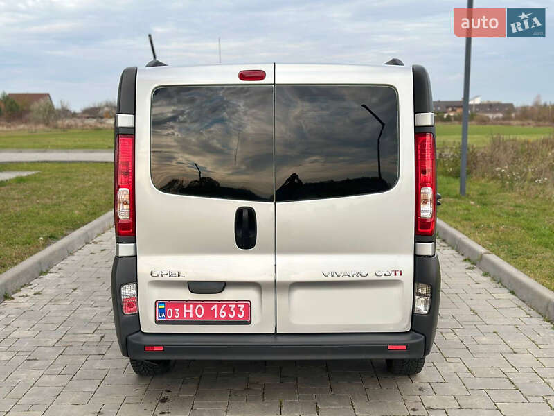 Минивэн Opel Vivaro 2014 в Ровно