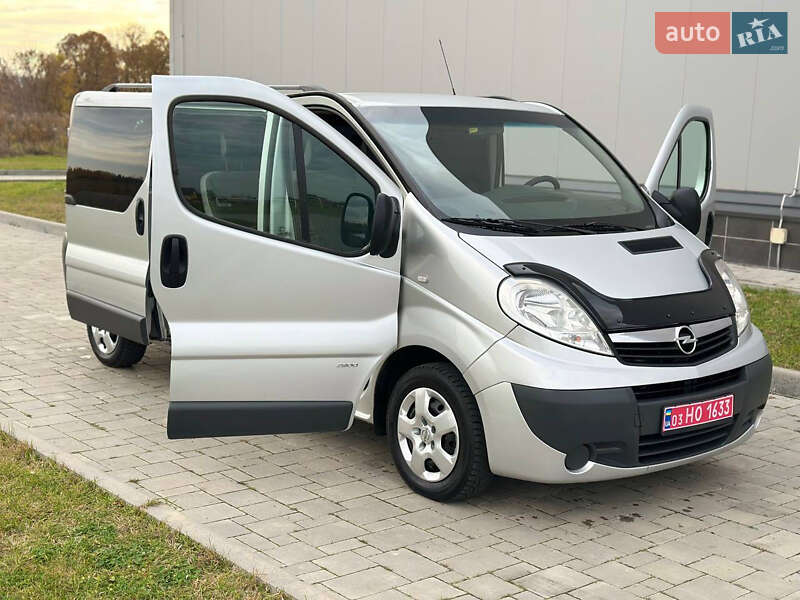 Минивэн Opel Vivaro 2014 в Ровно