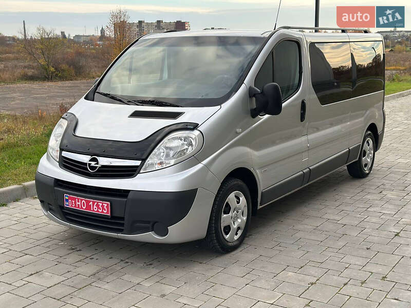 Минивэн Opel Vivaro 2014 в Ровно