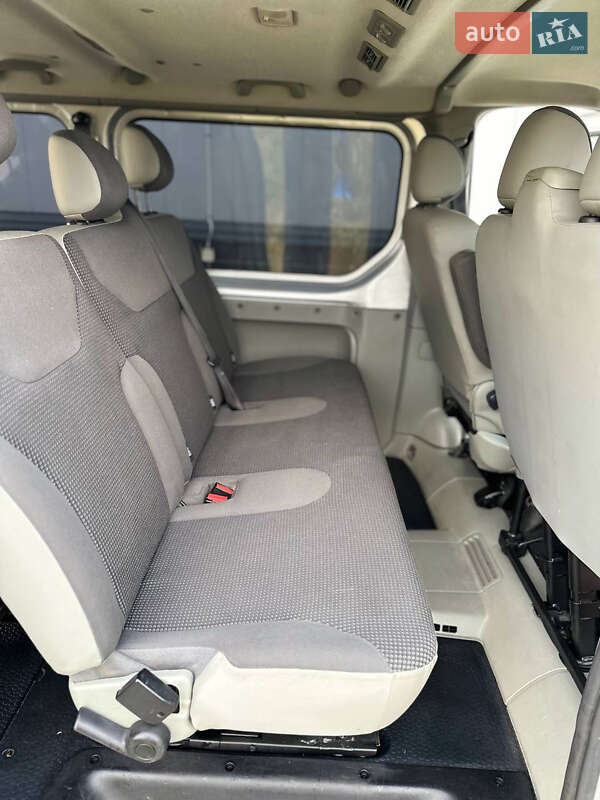 Минивэн Opel Vivaro 2014 в Ровно