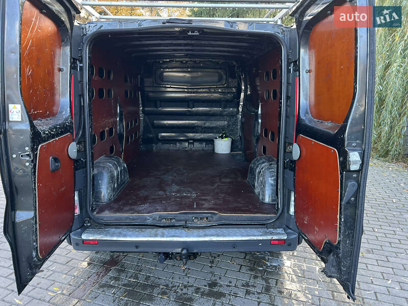 Грузовой фургон Opel Vivaro 2012 в Радивилове