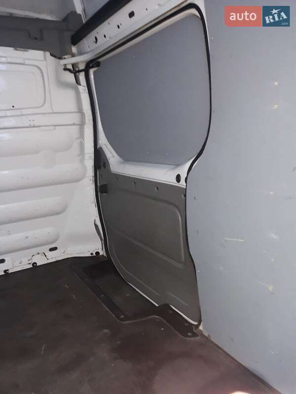 Вантажний фургон Opel Vivaro 2012 в Захарівці