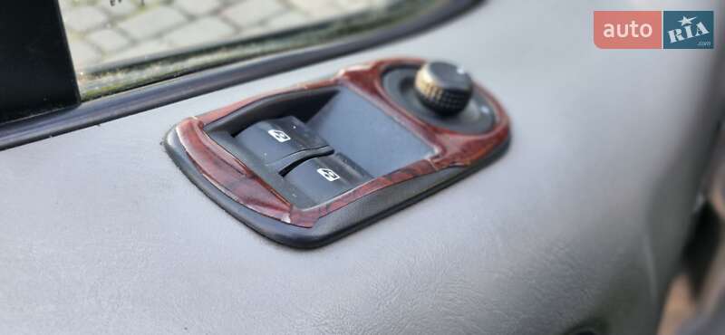 Минивэн Opel Vivaro 2003 в Львове