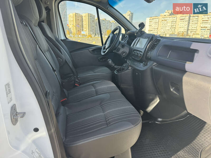 Мінівен Opel Vivaro 2017 в Києві