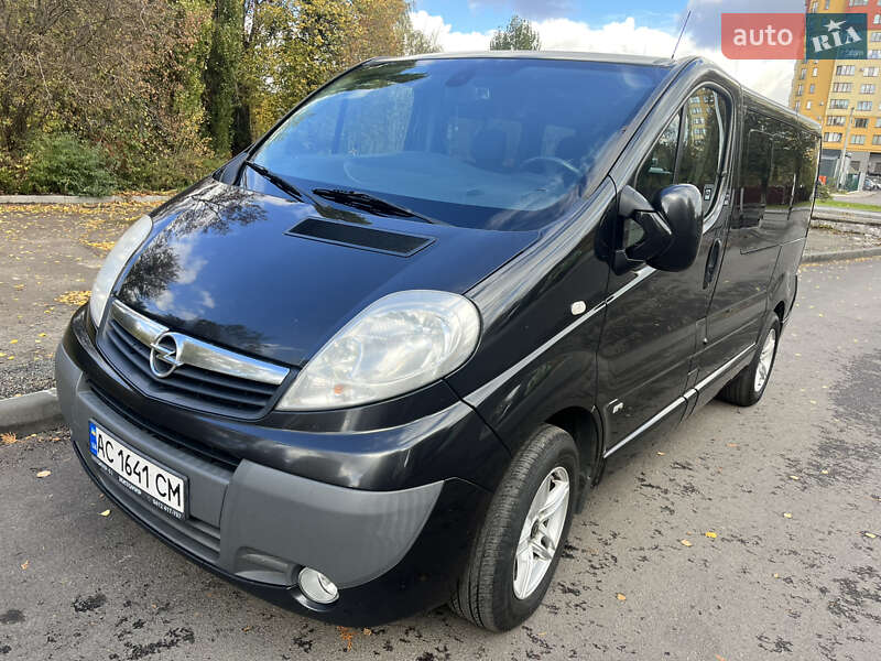 Минивэн Opel Vivaro 2013 в Луцке
