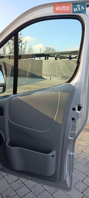 Минивэн Opel Vivaro 2013 в Бартатовом