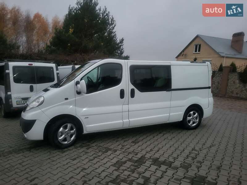 Минивэн Opel Vivaro 2012 в Хмельницком