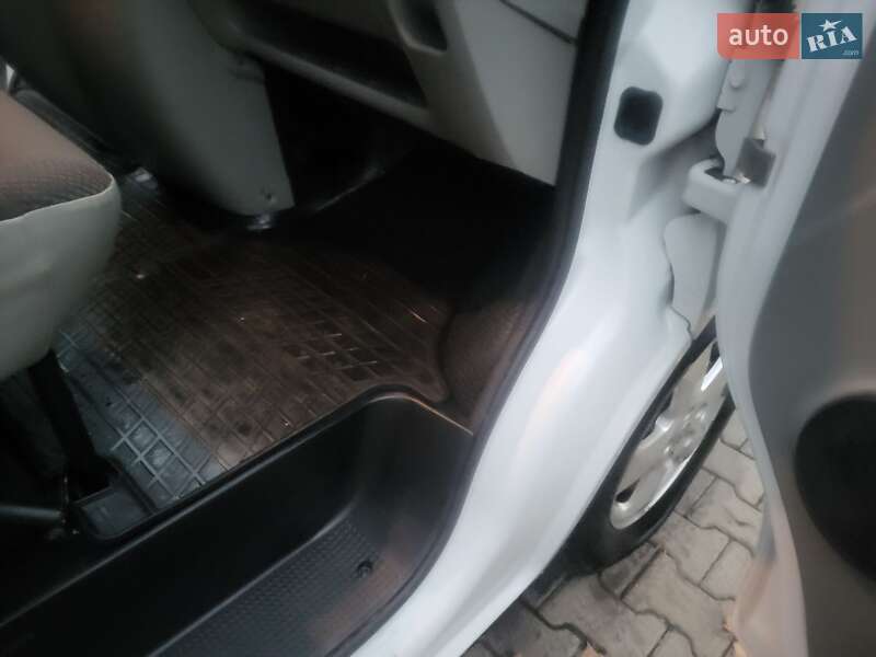 Минивэн Opel Vivaro 2012 в Хмельницком