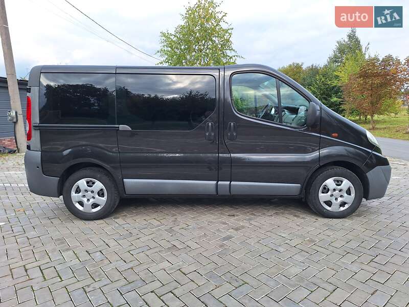Мінівен Opel Vivaro 2010 в Києві