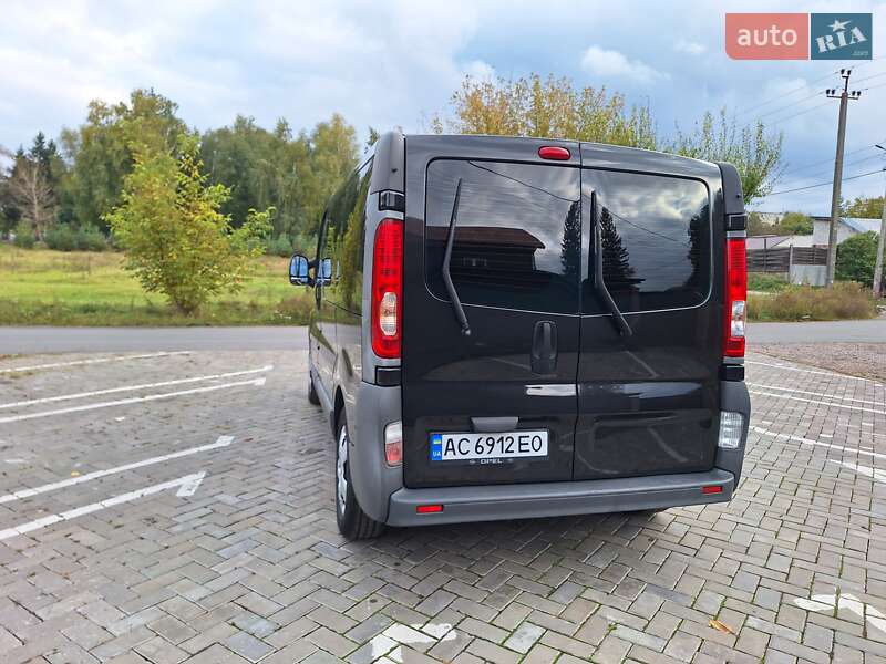 Мінівен Opel Vivaro 2010 в Києві