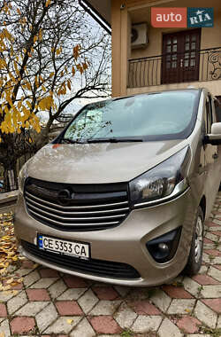 Мінівен Opel Vivaro 2015 в Чернівцях