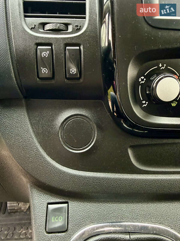 Минивэн Opel Vivaro 2015 в Черновцах фото 6 Минивэн Opel Vivaro 2015 в Черновцах