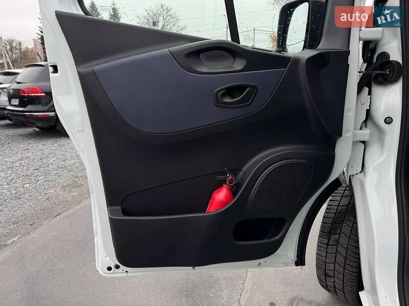 Мінівен Opel Vivaro 2018 в Рівному