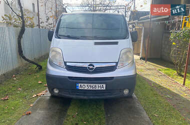 Минивэн Opel Vivaro 2004 в Ужгороде