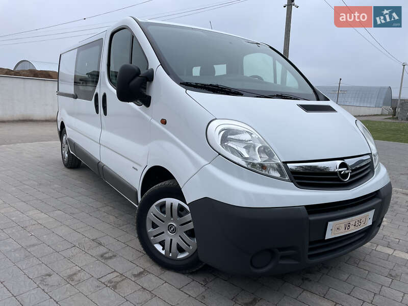 Мінівен Opel Vivaro 2012 в Дубні