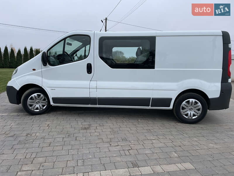 Мінівен Opel Vivaro 2012 в Дубні