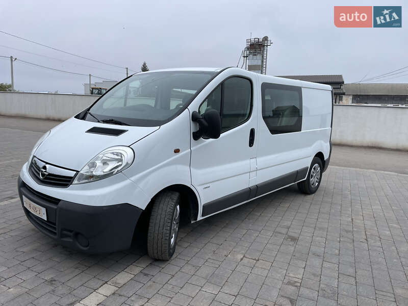 Мінівен Opel Vivaro 2012 в Дубні