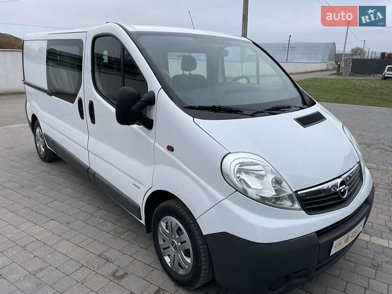 Мінівен Opel Vivaro 2012 в Дубні
