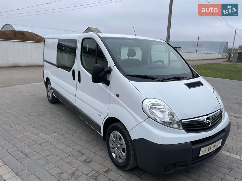 Мінівен Opel Vivaro 2012 в Дубні