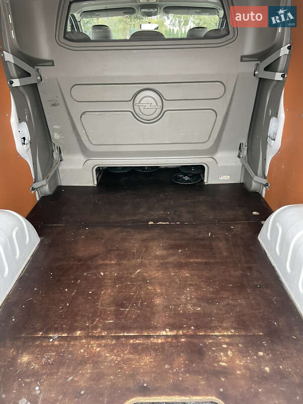 Мінівен Opel Vivaro 2012 в Дубні