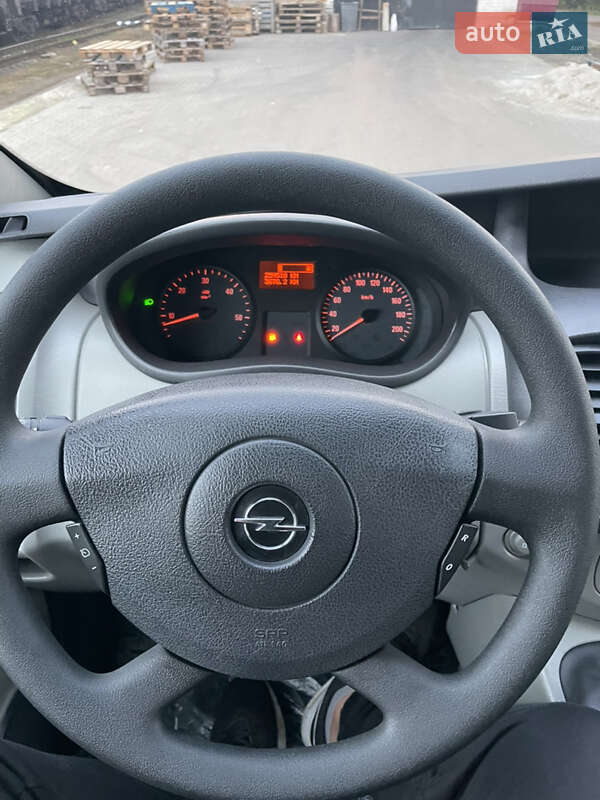 Мінівен Opel Vivaro 2012 в Дубні