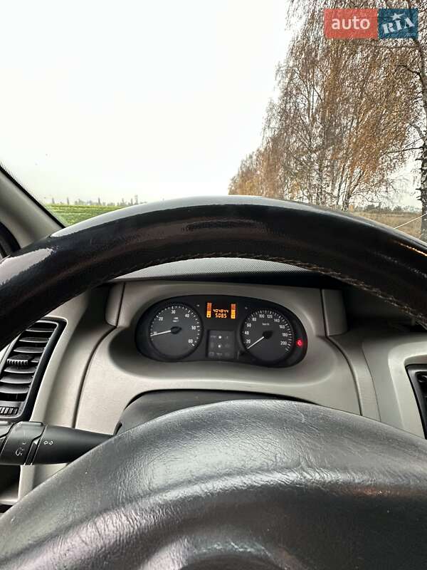 Минивэн Opel Vivaro 2005 в Броварах