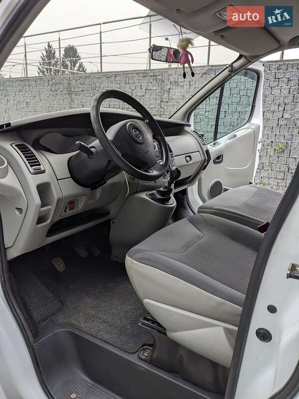 Минивэн Opel Vivaro 2009 в Луцке