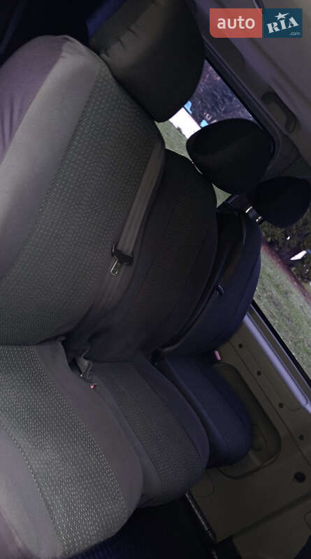 Минивэн Opel Vivaro 2008 в Желтых Водах фото 19 Минивэн Opel Vivaro 2008 в Желтых Водах