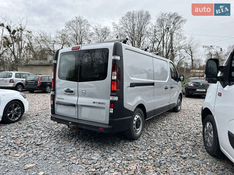 Вантажний фургон Opel Vivaro 2017 в Рівному