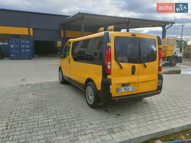 Минивэн Opel Vivaro 2004 в Самборе