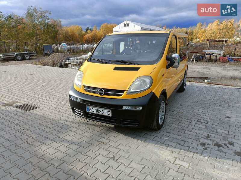 Минивэн Opel Vivaro 2004 в Самборе