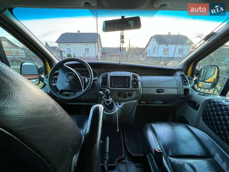 Минивэн Opel Vivaro 2004 в Самборе