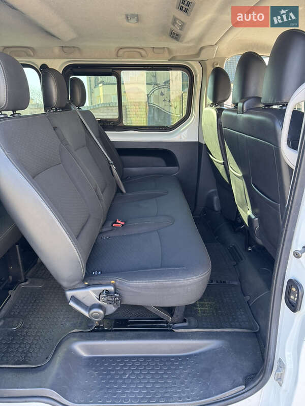 Минивэн Opel Vivaro 2017 в Черновцах