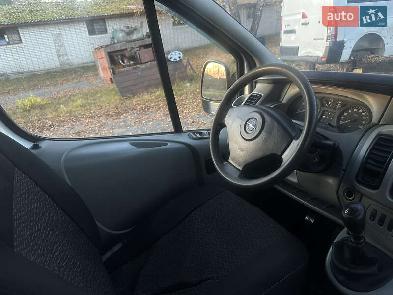 Мінівен Opel Vivaro 2003 в Ковелі