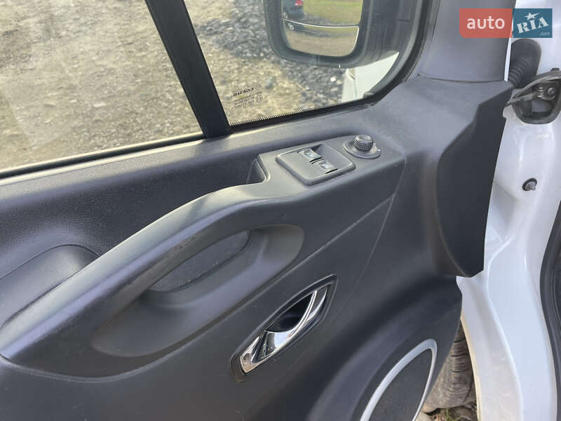 Мінівен Opel Vivaro 2016 в Івано-Франківську фото 24 Мінівен Opel Vivaro 2016 в Івано-Франківську