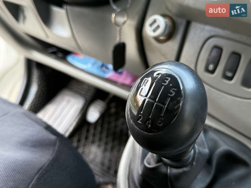 Минивэн Opel Vivaro 2006 в Львове фото 38 Минивэн Opel Vivaro 2006 в Львове