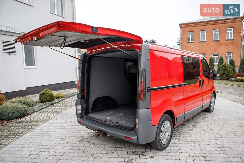 Минивэн Opel Vivaro 2004 в Баре фото 26 Минивэн Opel Vivaro 2004 в Баре