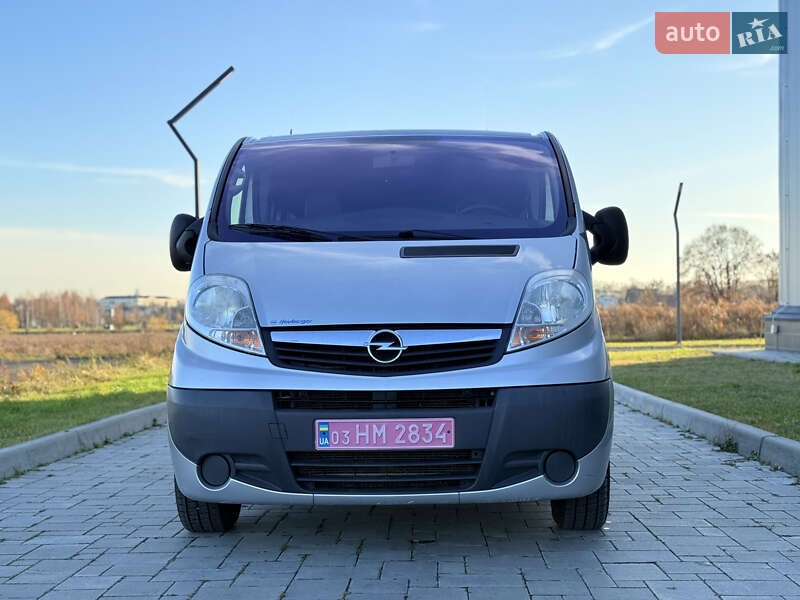Минивэн Opel Vivaro 2014 в Ровно
