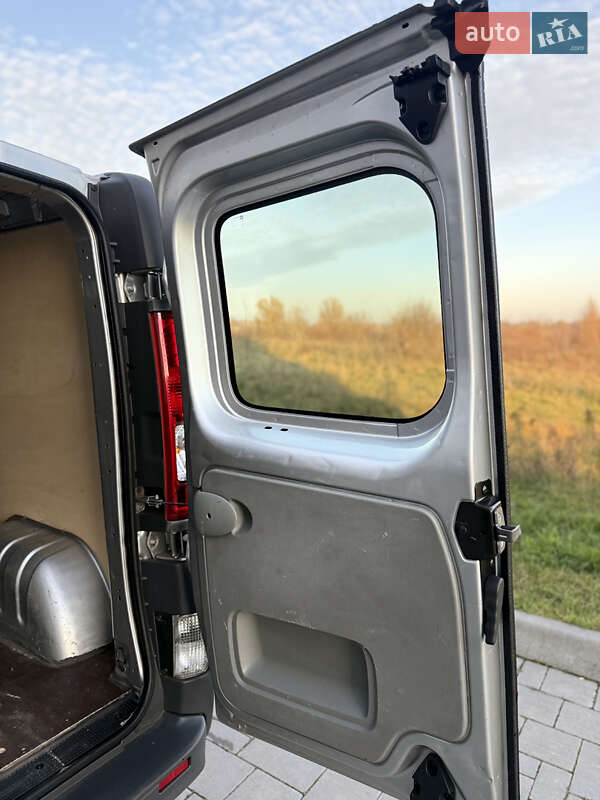 Минивэн Opel Vivaro 2013 в Ровно фото 30 Минивэн Opel Vivaro 2013 в Ровно