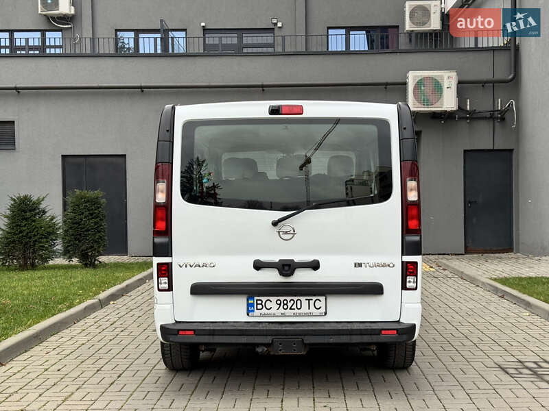 Минивэн Opel Vivaro 2015 в Львове