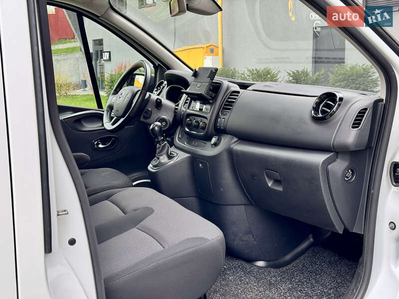 Минивэн Opel Vivaro 2015 в Львове